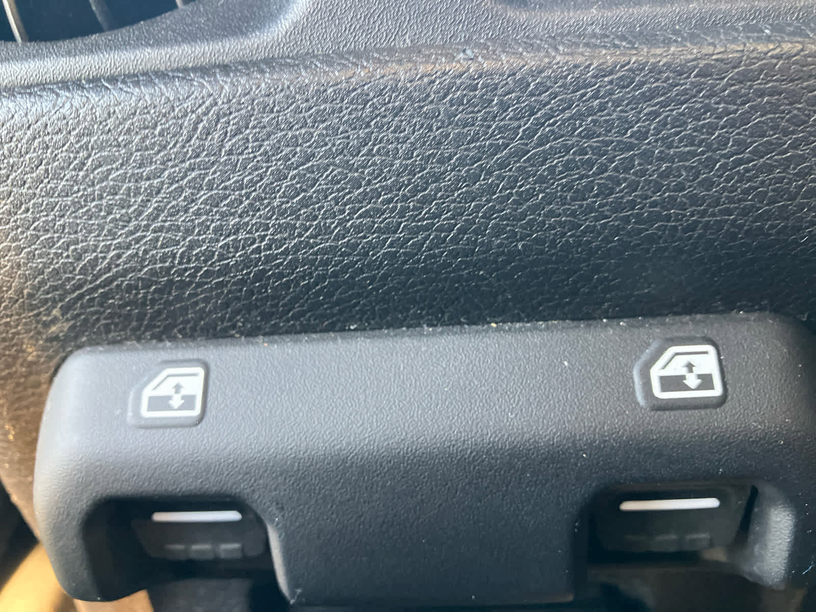 Used 2020 Jeep Gladiator Rubicon w/ Auxiliary Switch Group image 39