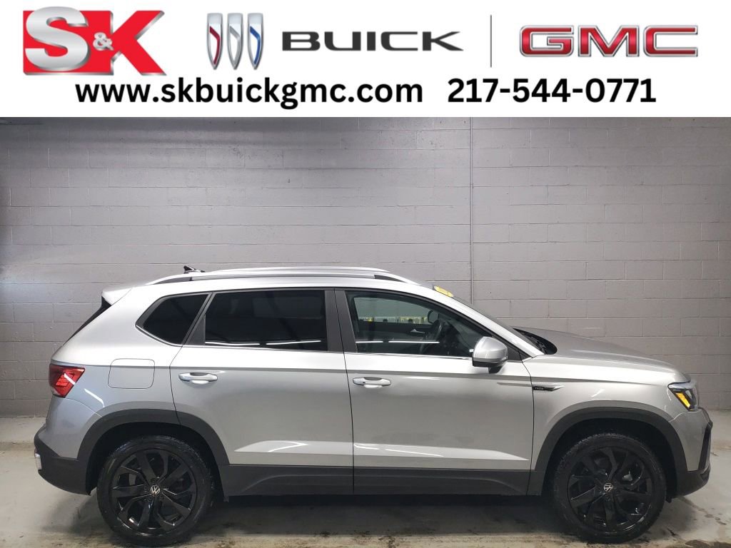 Used 2022 Volkswagen Taos SE image 1