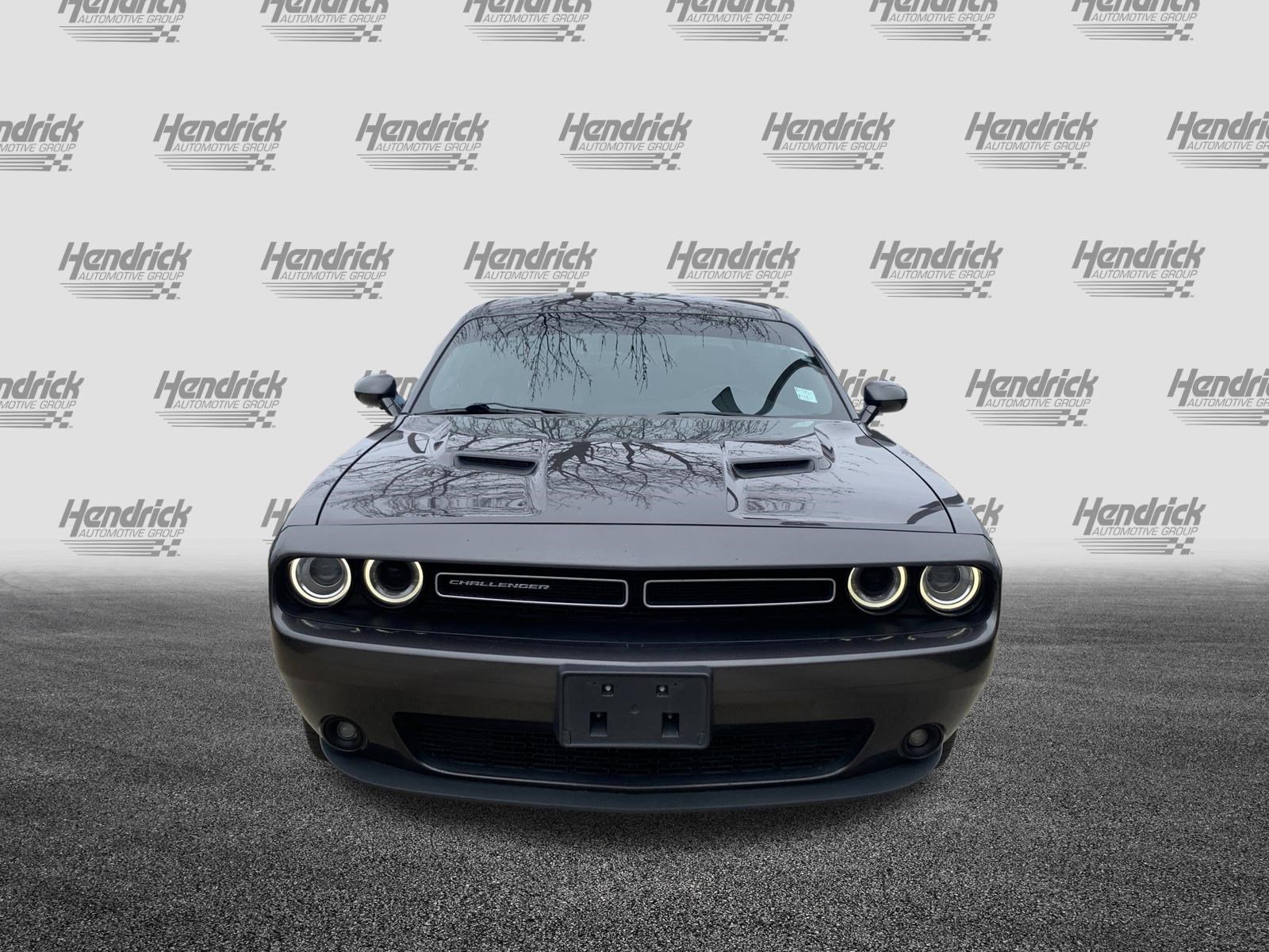 Used 2018 Dodge Challenger SXT image 3