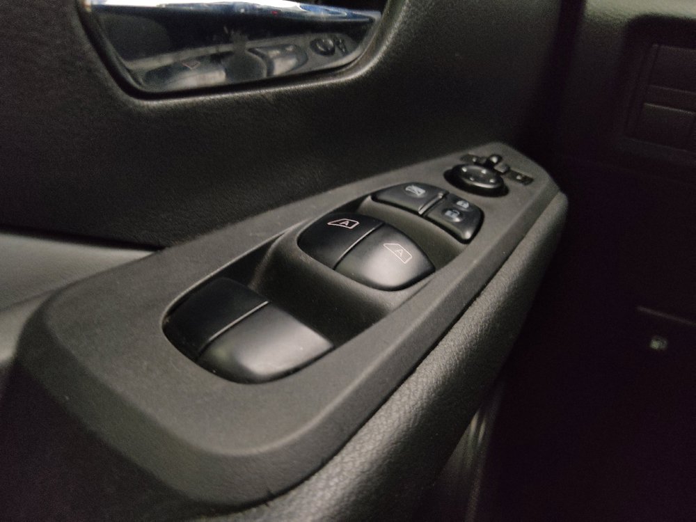 Used 2021 Nissan Kicks SR w/ SR Premium Package FWD image 27