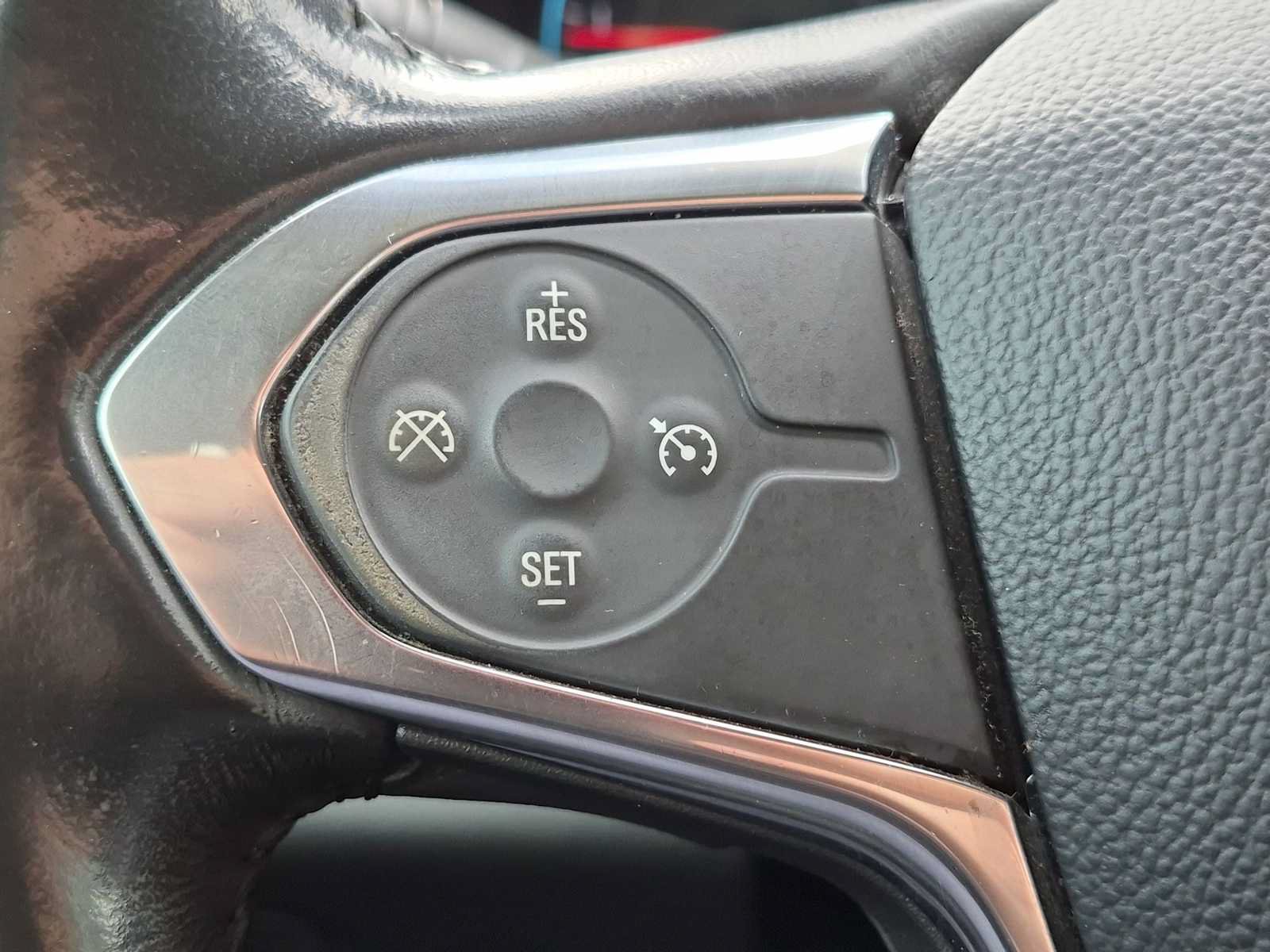 Used 2019 Chevrolet Traverse LT FWD image 31