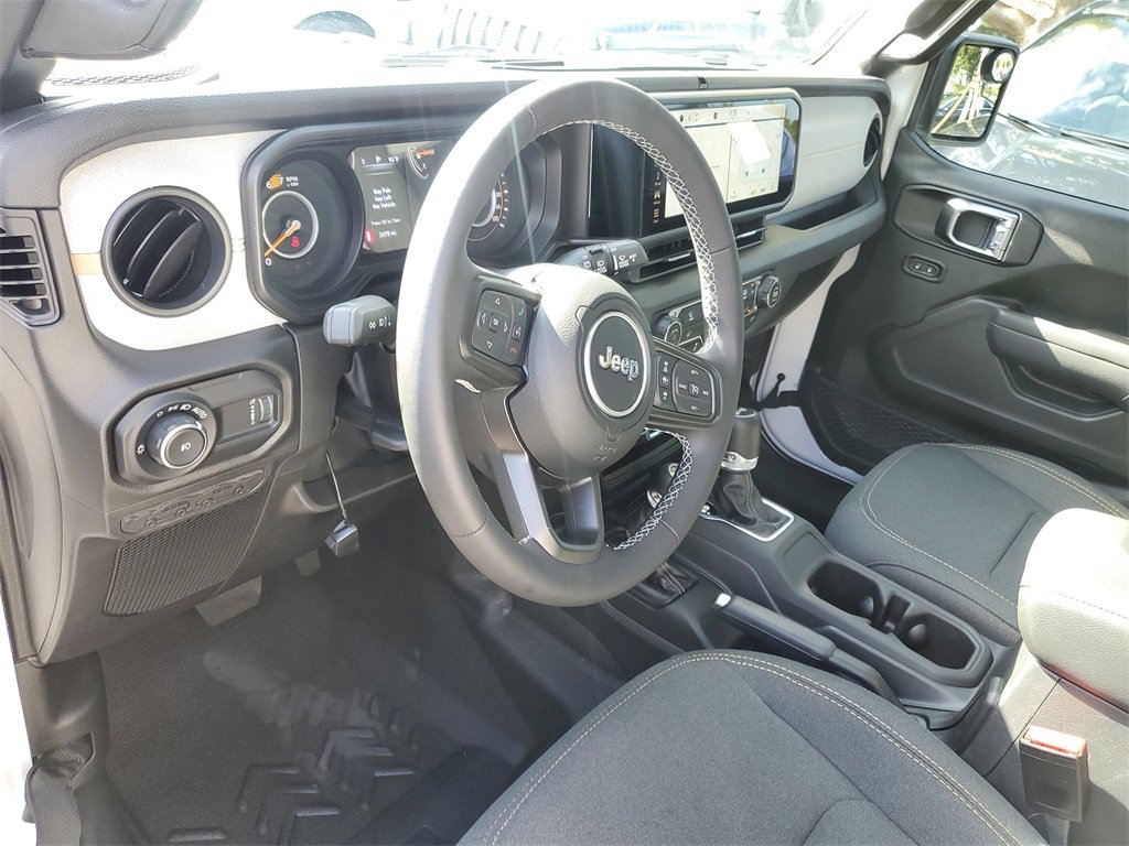 Used 2025 Jeep Wrangler Sport S image 18