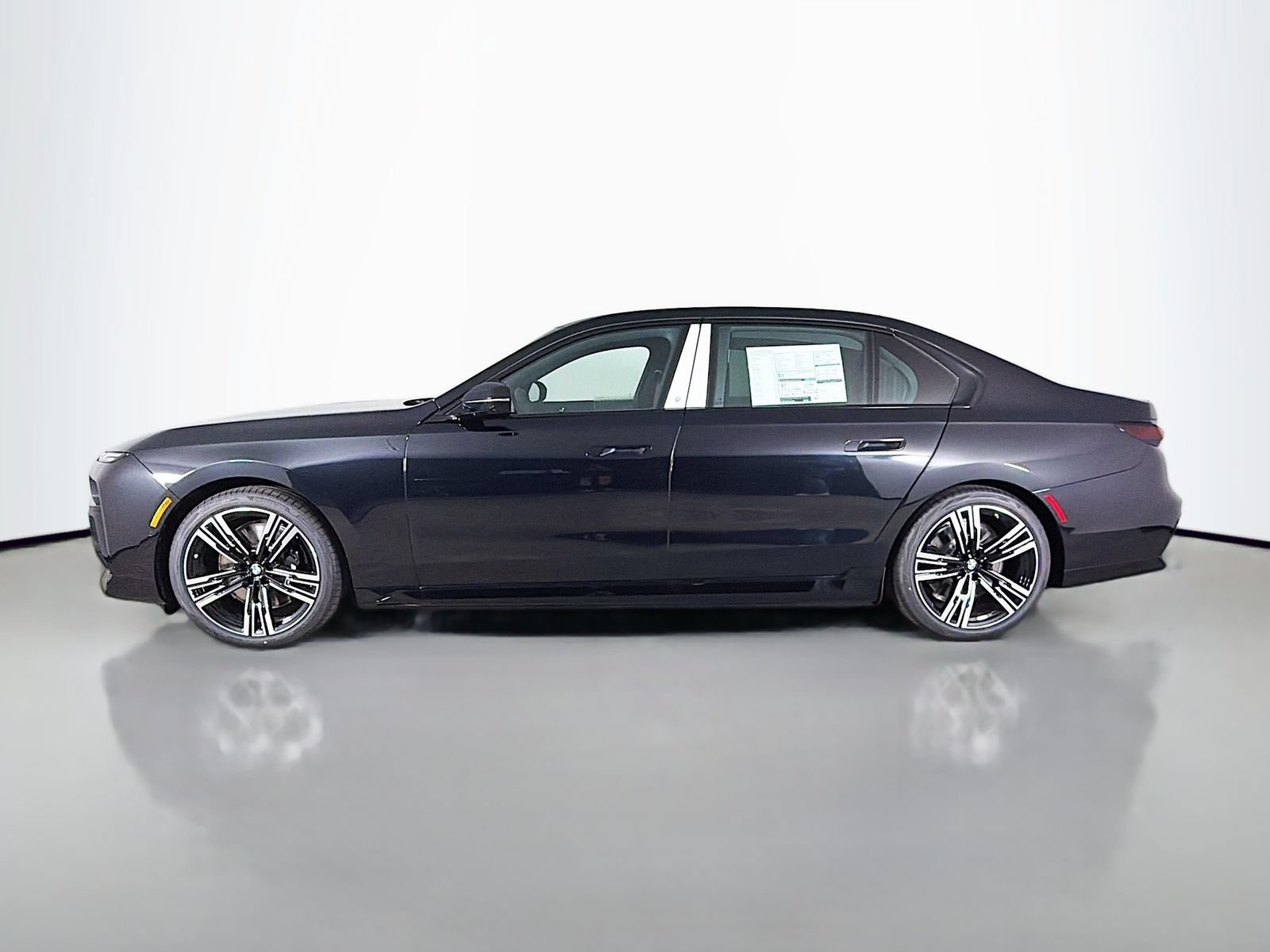 New 2026 BMW i7 xDrive60 w/ M Sport Package RWD image 4