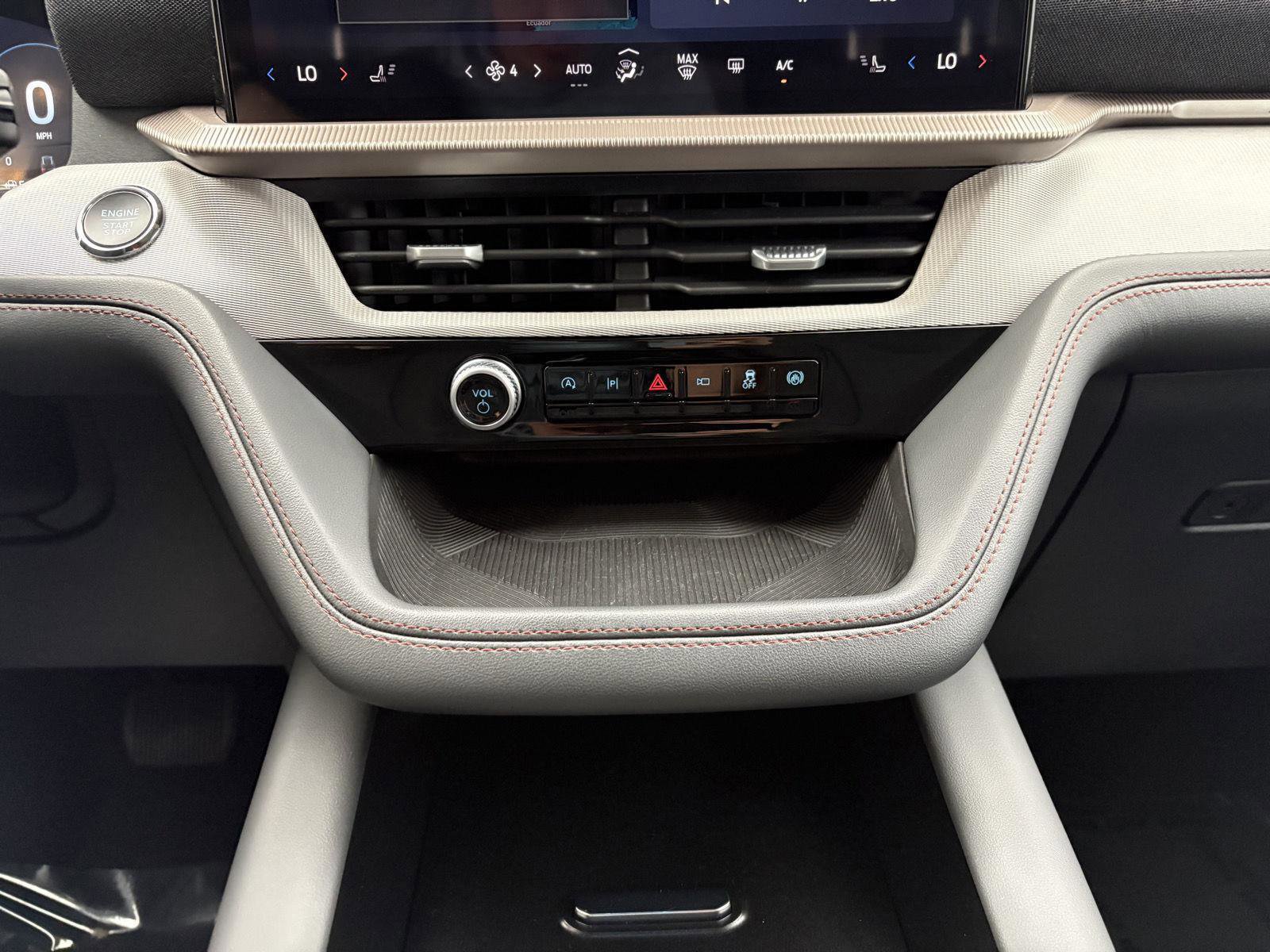 Used 2025 Ford Explorer Active image 15