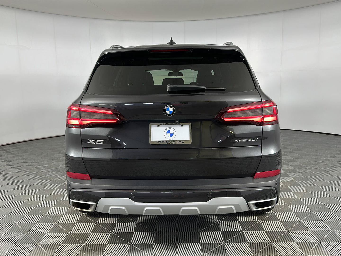 Used 2023 BMW X5 xDrive40i w/ Parking Assistance Package AWD/4WD image 27