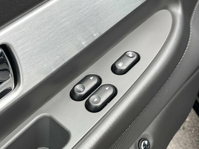 Used 2002 Ford Thunderbird image 15