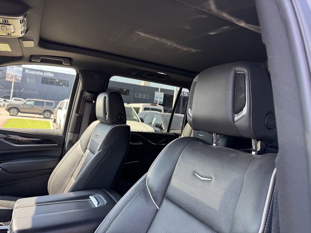 Used 2024 Cadillac Escalade ESV Sport RWD image 18