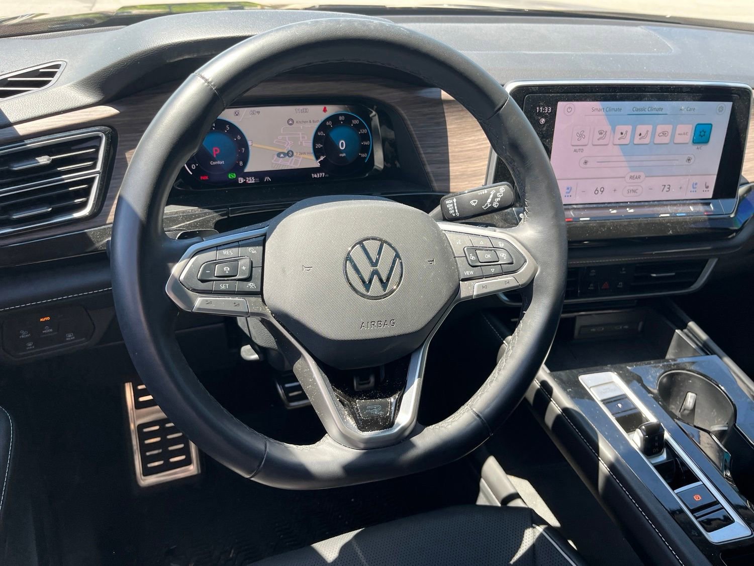 Used 2025 Volkswagen Atlas SEL Premium R-Line AWD/4WD image 18