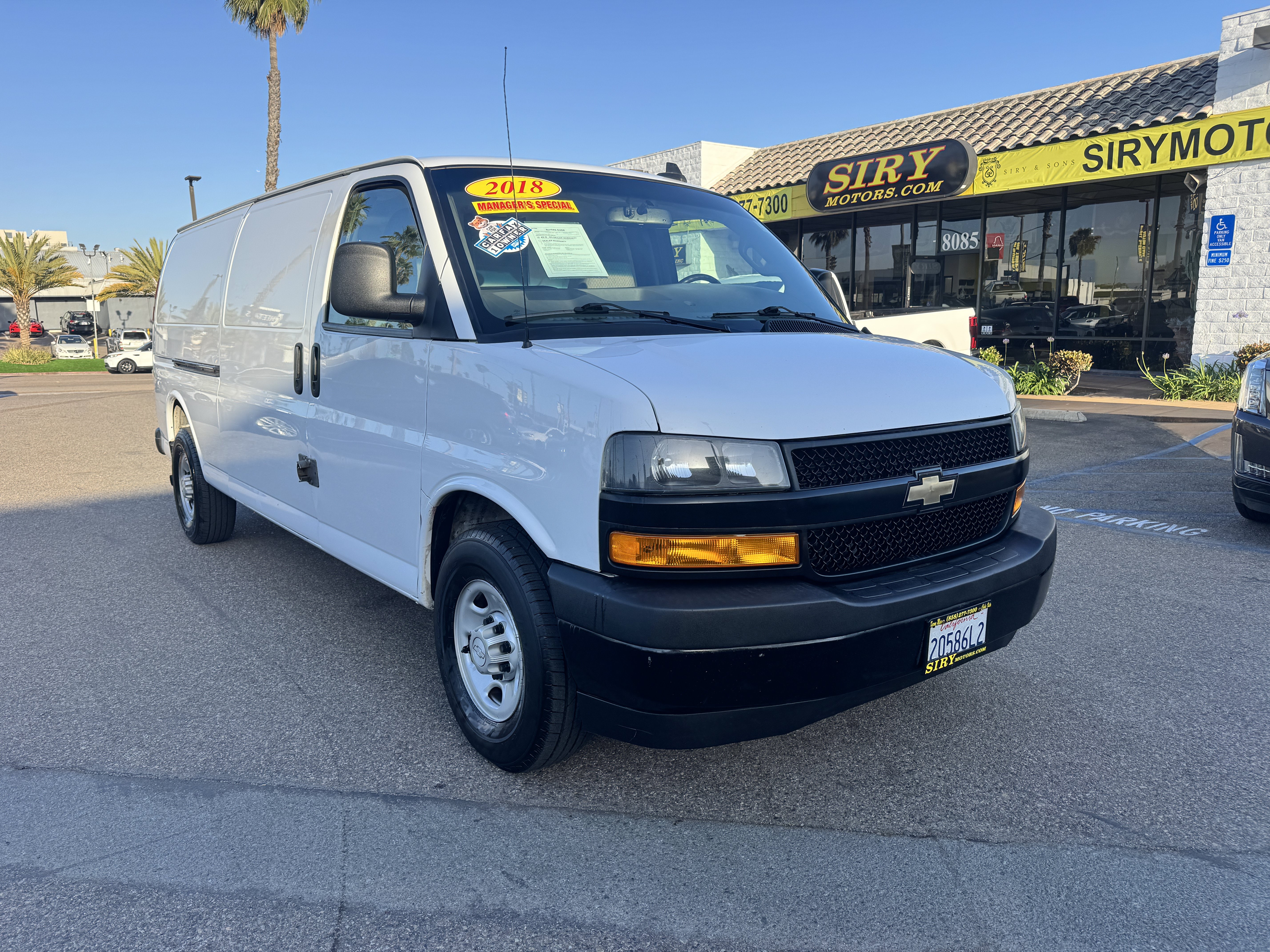 Used 2018 Chevrolet Express 3500 Extended w/ Driver Convenience Package RWD image 1