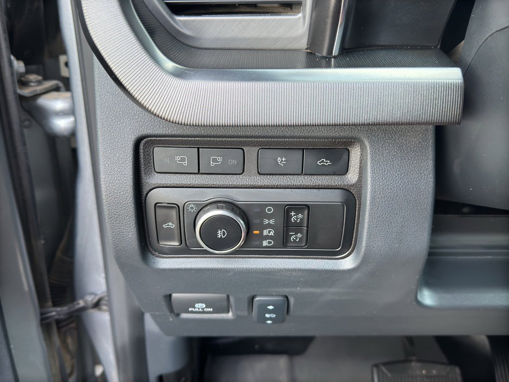 Used 2024 Ford F450 Platinum w/ FX4 Off-Road Package image 32