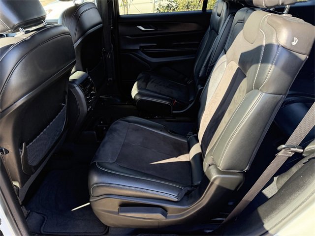 Used 2023 Jeep Grand Cherokee L Laredo image 22