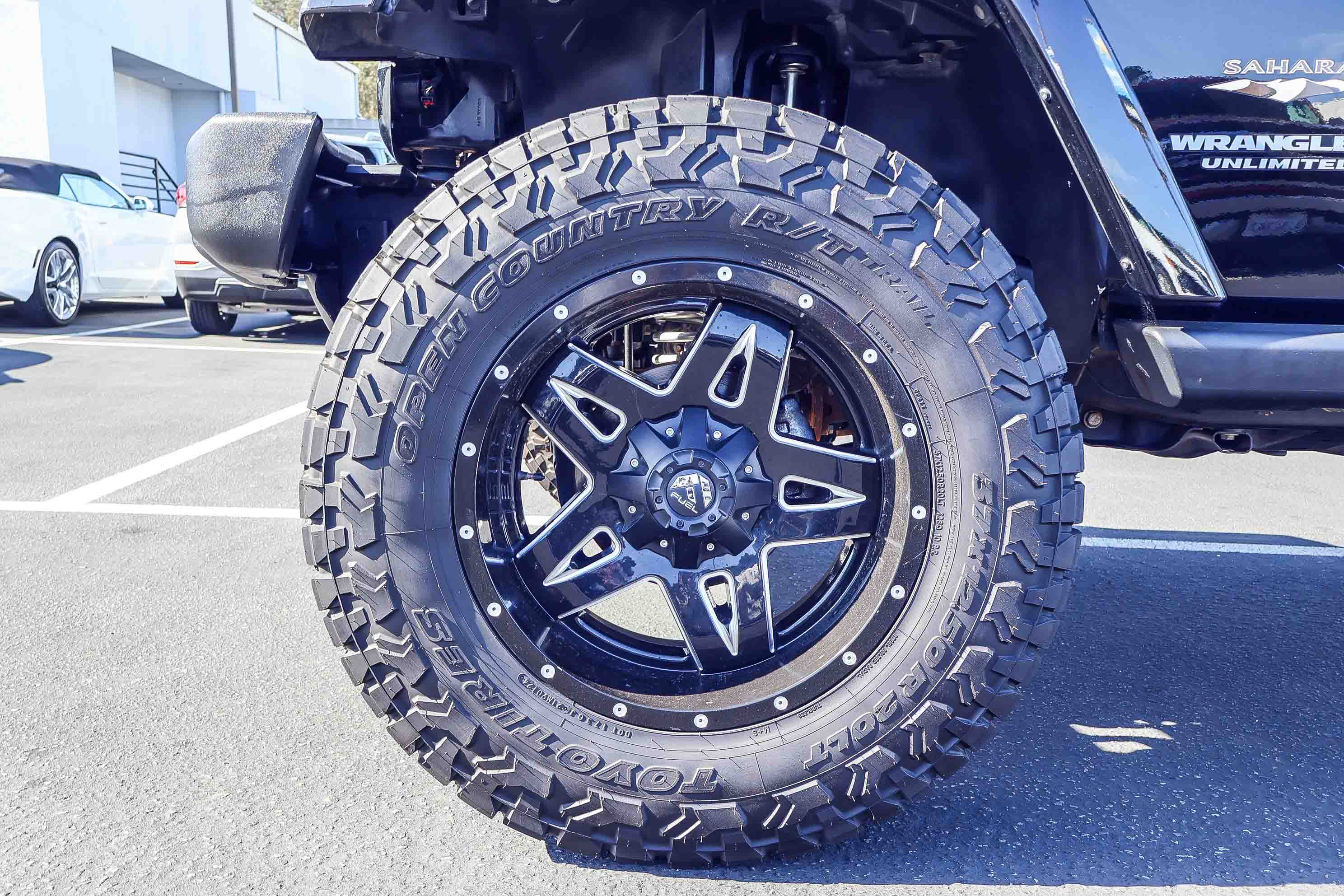 Used 2016 Jeep Wrangler Unlimited Sahara w/ Connectivity Group image 14