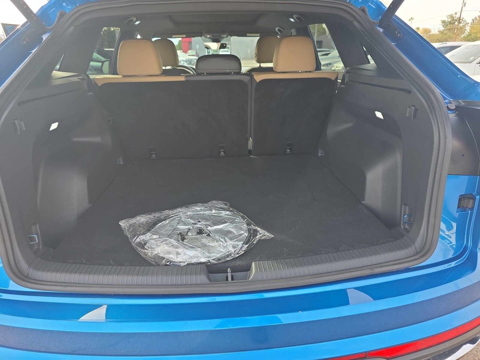 Certified 2024 Volkswagen Atlas Cross Sport SE image 34