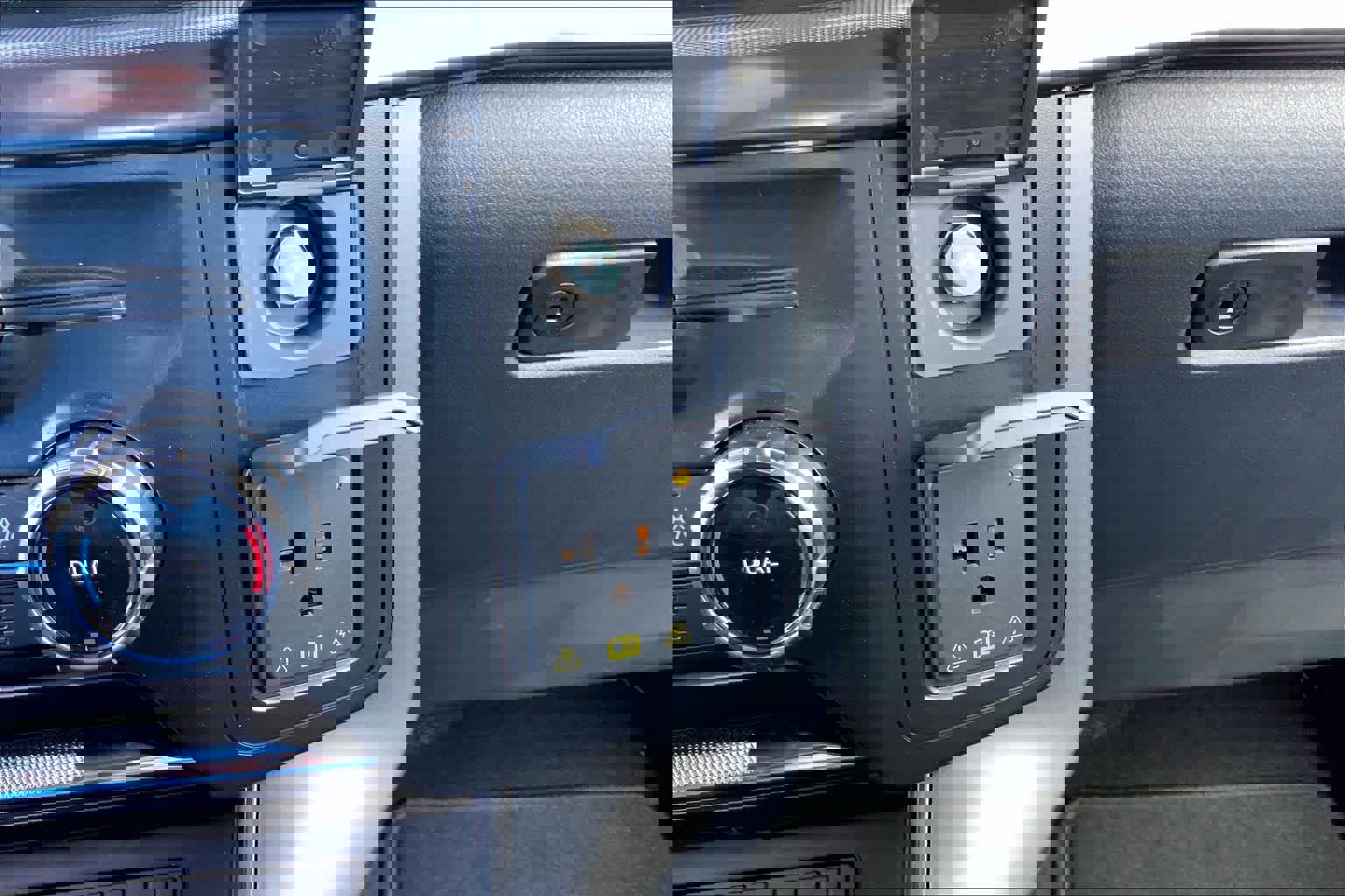 Certified 2024 Ford F150 Lariat w/ Equipment Group 502A High image 32