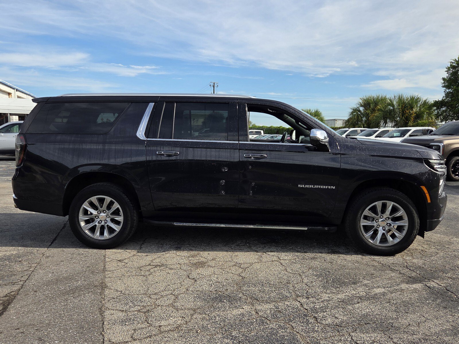 Used 2026 Chevrolet Suburban Premier AWD/4WD image 6
