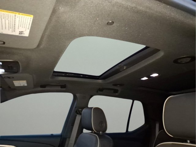 Used 2023 Chevrolet Traverse Premier AWD/4WD image 11
