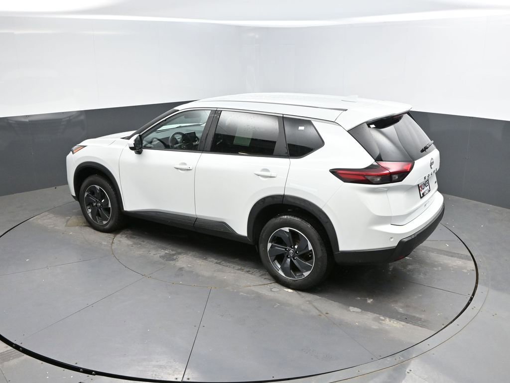 Used 2025 Nissan Rogue SV AWD/4WD image 27
