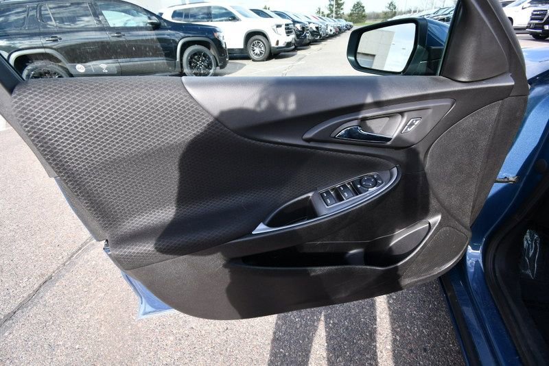 Used 2025 Chevrolet Malibu LT FWD image 14