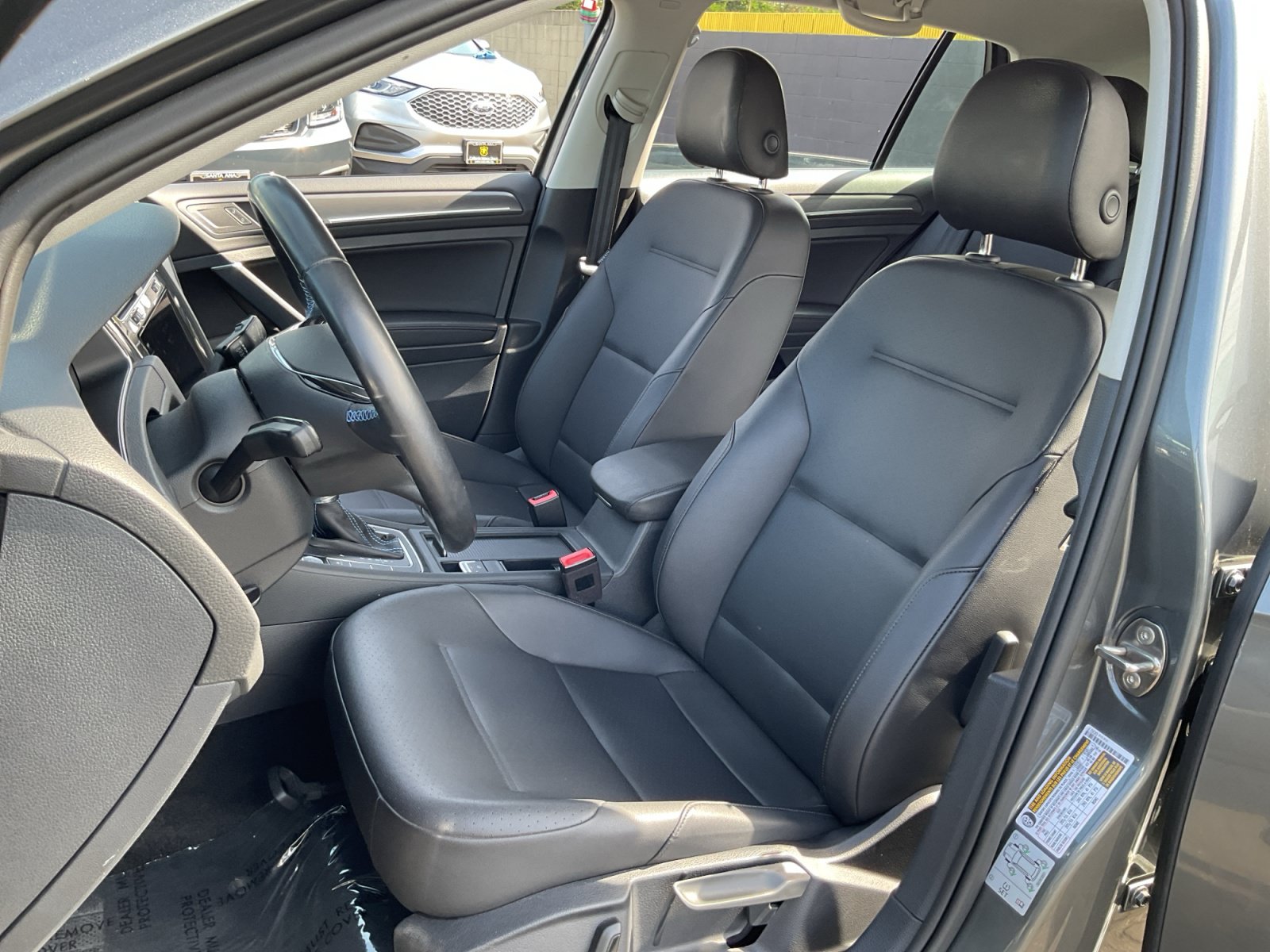Used 2019 Volkswagen e-Golf SEL Premium FWD image 18