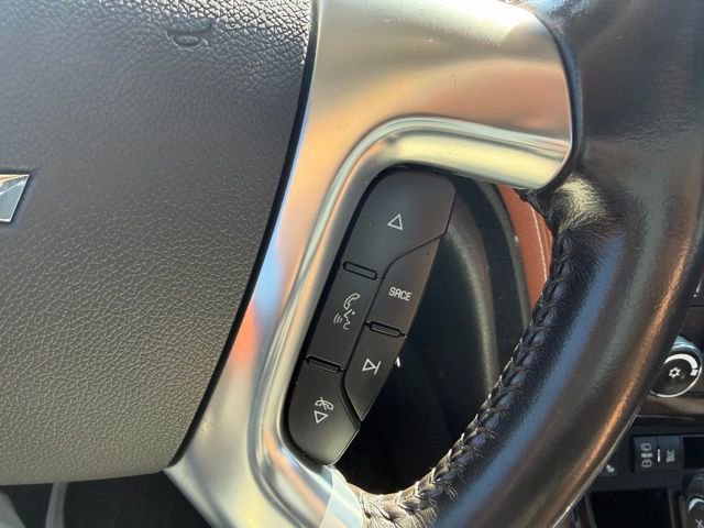 Used 2017 Chevrolet Traverse LT w/ Style and Technology Package FWD image 13
