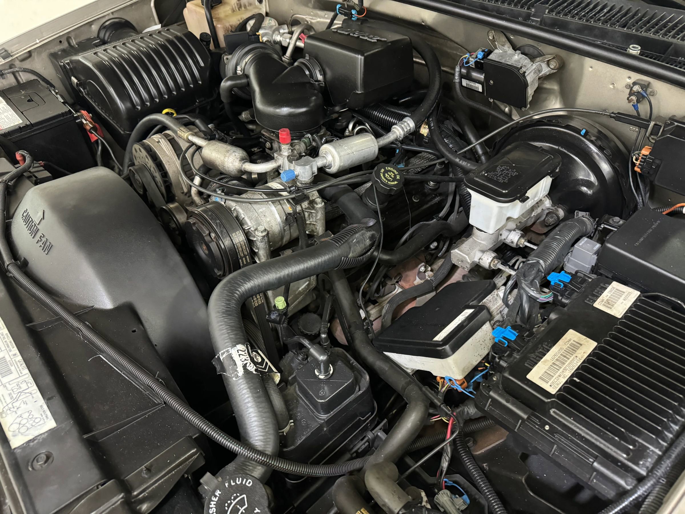 Used 2000 Chevrolet Tahoe Z71 w/ Comfort & Security Pkg AWD/4WD image 98