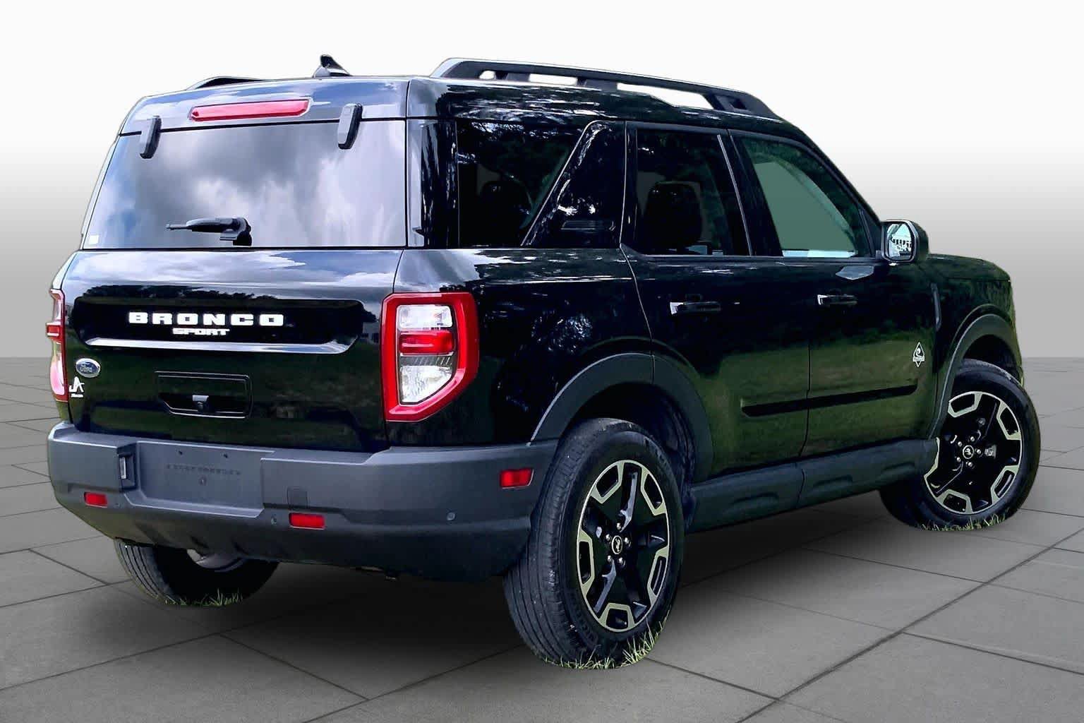 Used 2024 Ford Bronco Sport Outer Banks w/ Tech Package AWD/4WD image 13