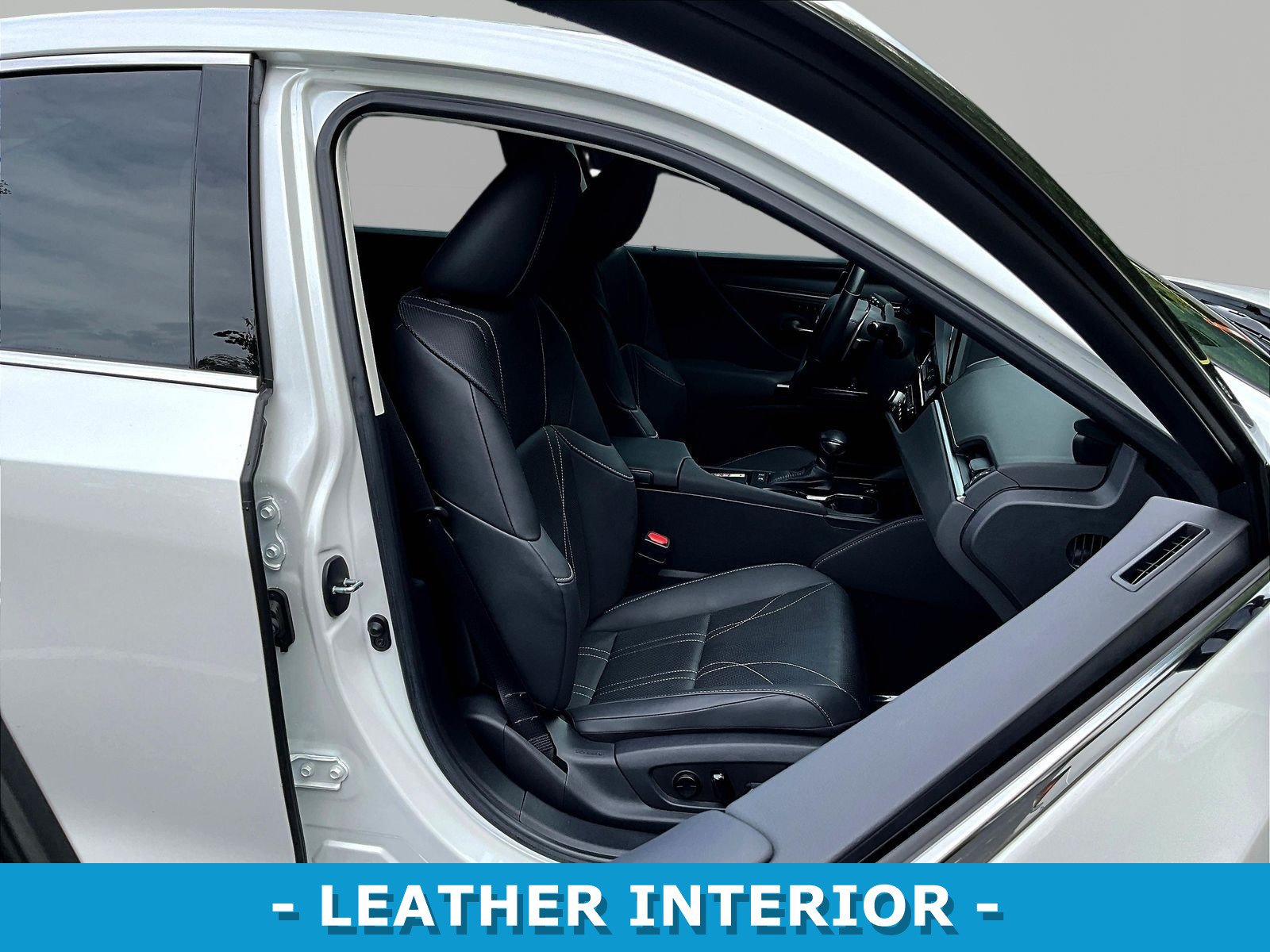 Used 2023 Lexus ES 300h w/ Accessory Package (Z2) FWD image 29