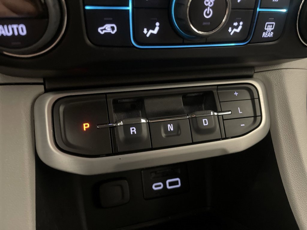 Used 2023 GMC Acadia SLE image 10