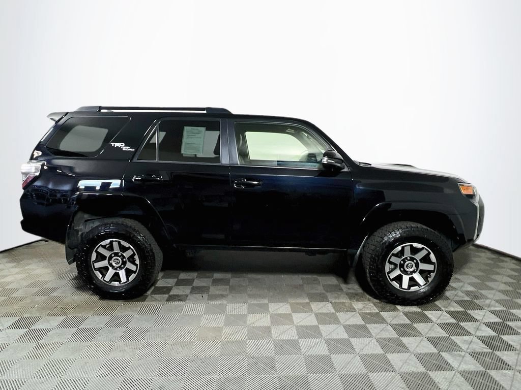 Certified 2022 Toyota 4Runner TRD Off-Road Premium AWD/4WD image 8