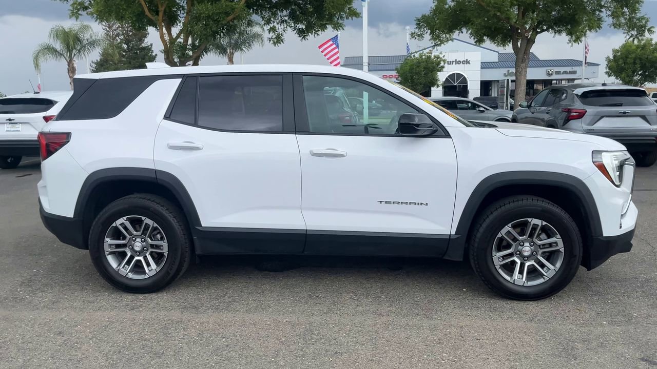 Used 2025 GMC Terrain Elevation AWD/4WD image 8