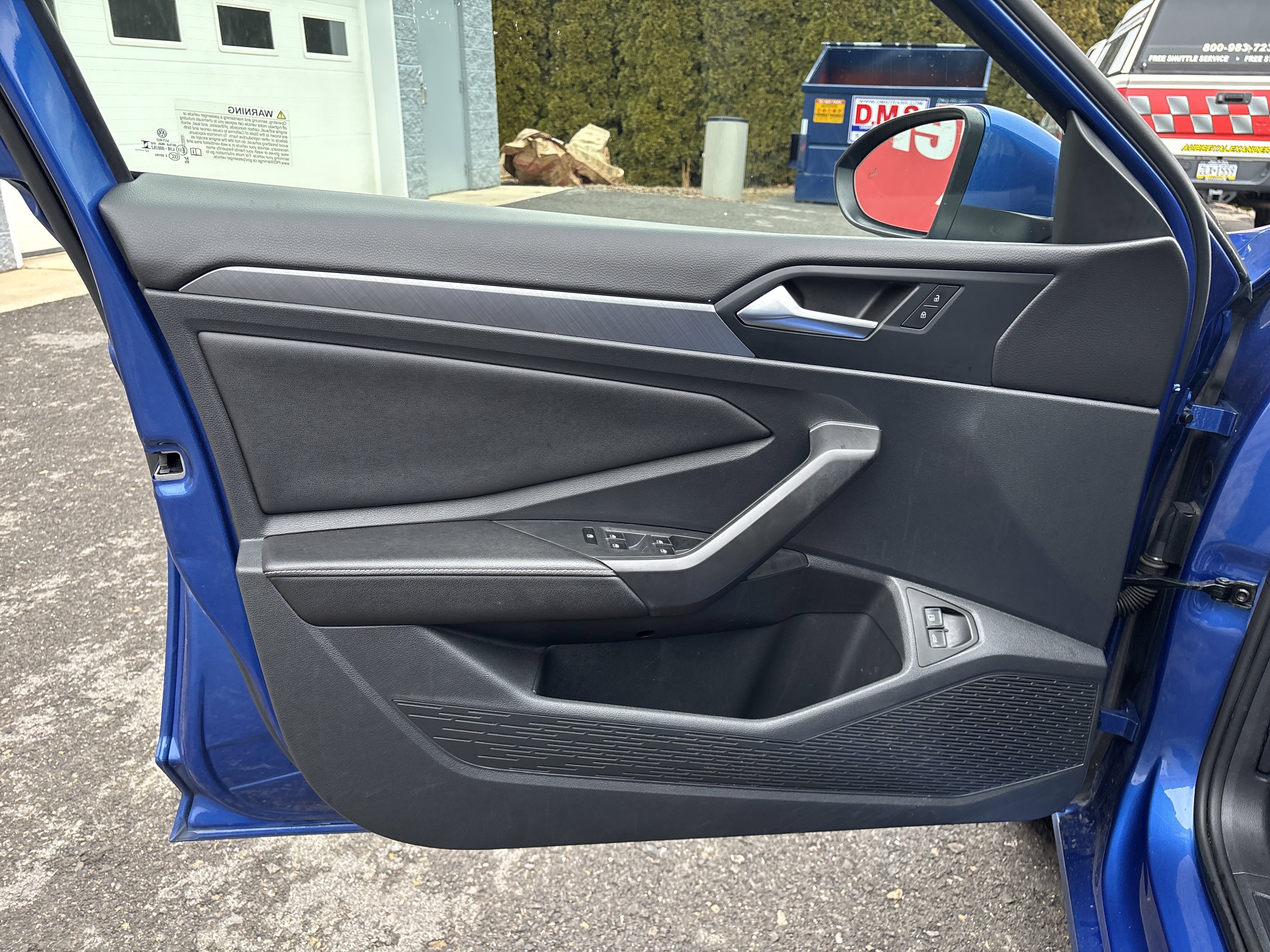 Used 2024 Volkswagen Jetta SE image 16