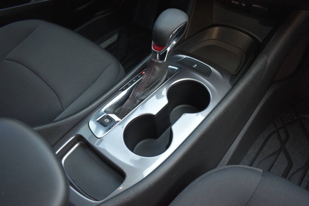 Used 2023 Chevrolet Malibu RS FWD image 22