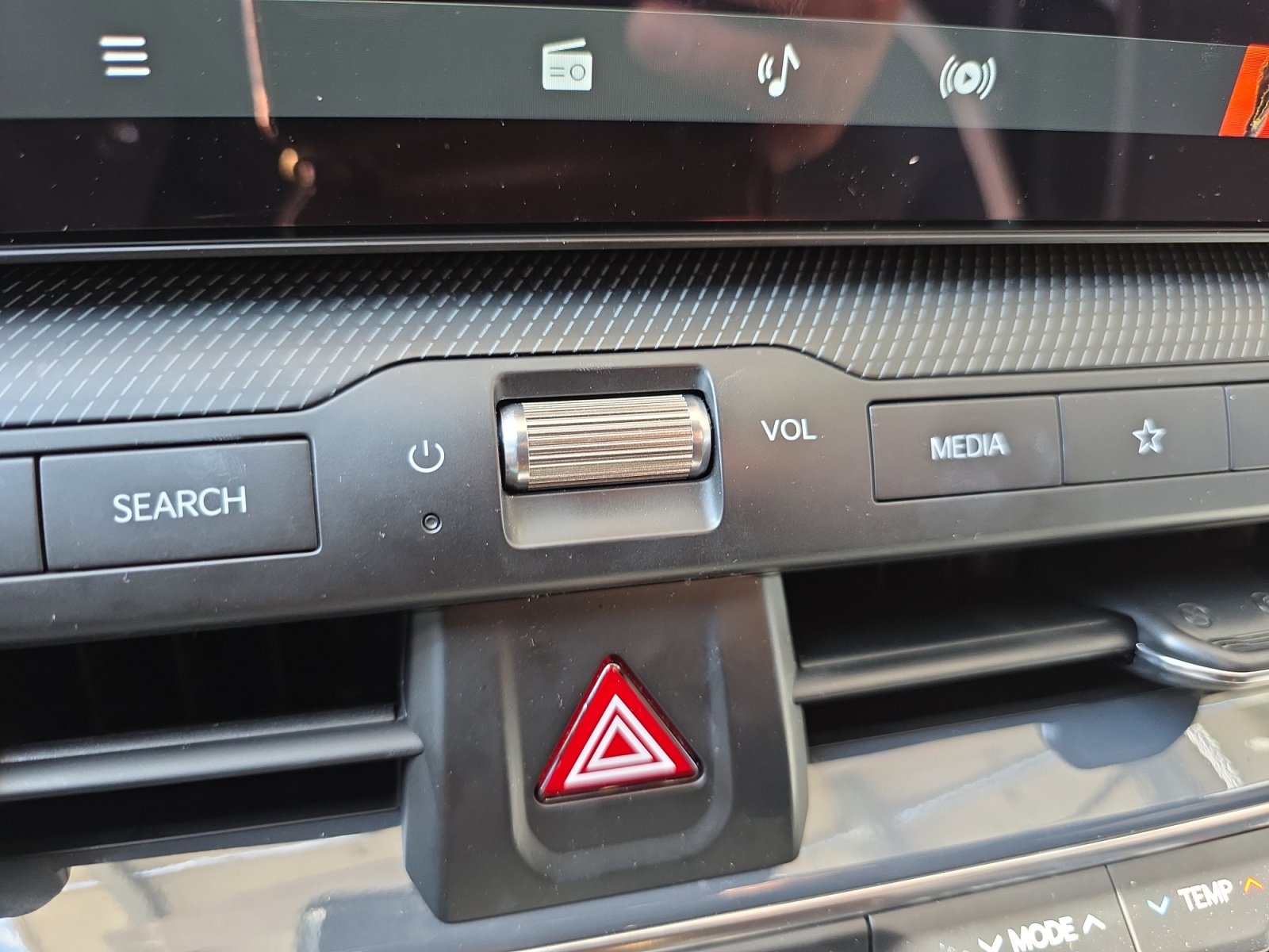 Used 2025 Kia K4 GT-Line w/ GT-Line Premium Package image 15