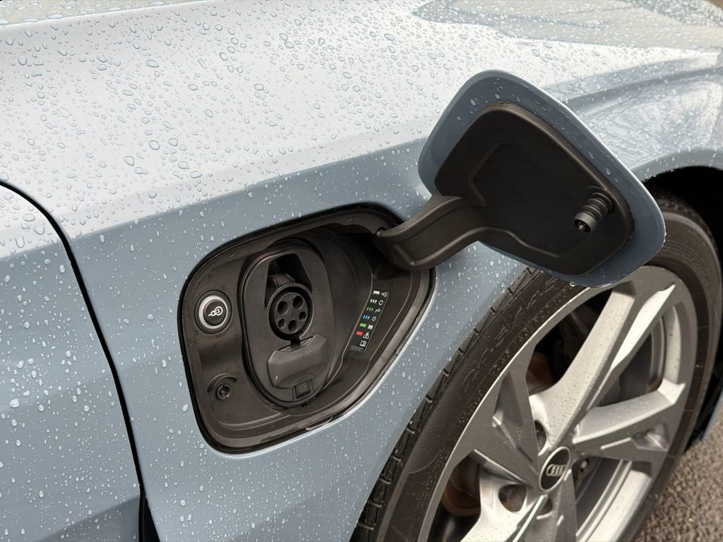 Used 2023 Audi e-tron GT Premium Plus image 16