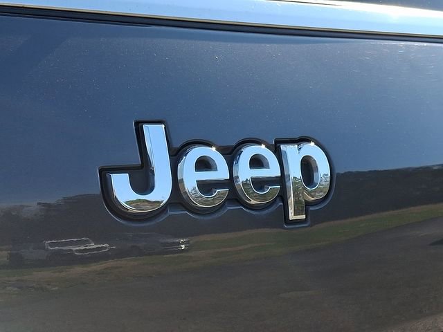 Used 2023 Jeep Grand Cherokee L Laredo image 30