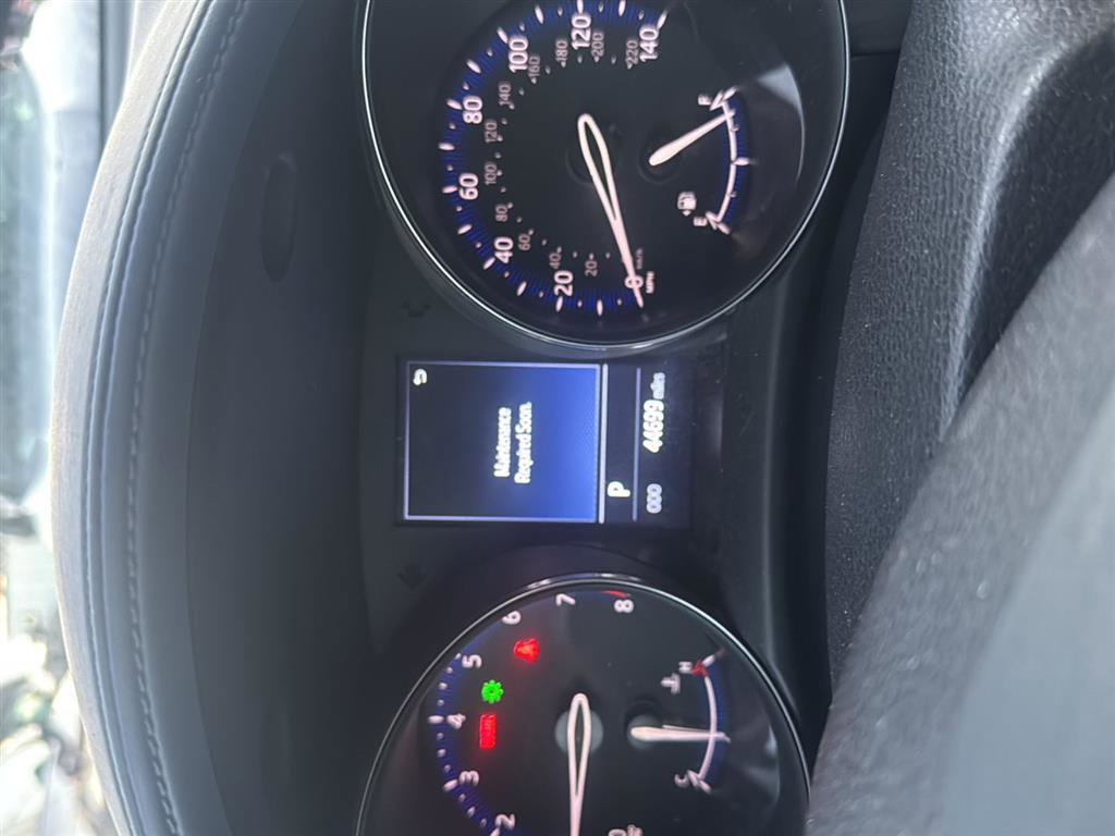 Used 2021 Toyota C-HR XLE image 4