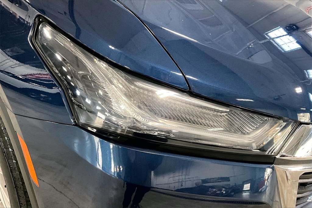 Used 2023 Chevrolet Traverse LT image 28