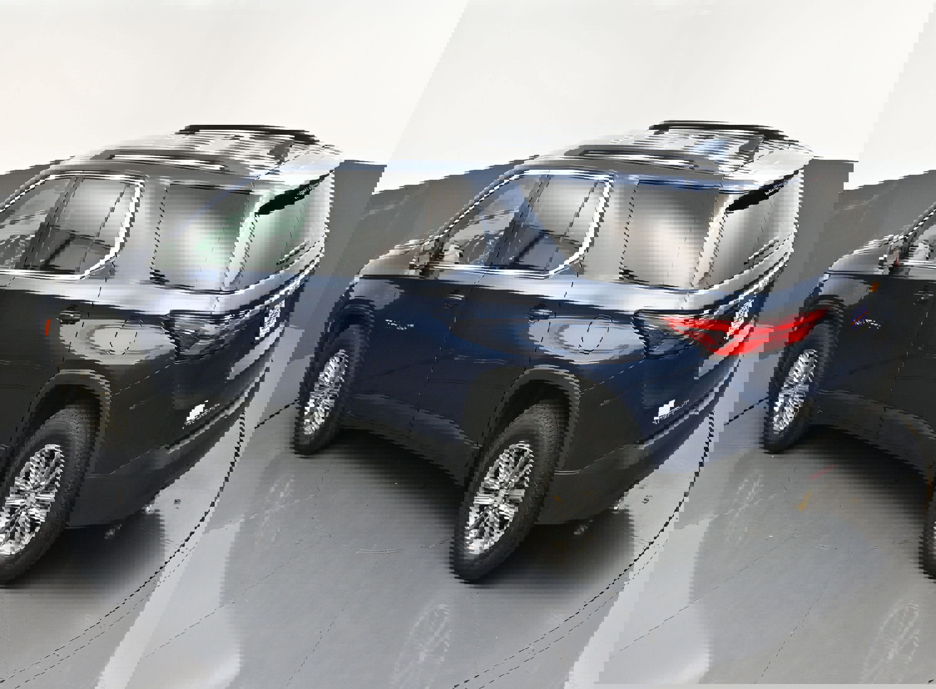 Used 2023 Chevrolet Traverse LT image 51