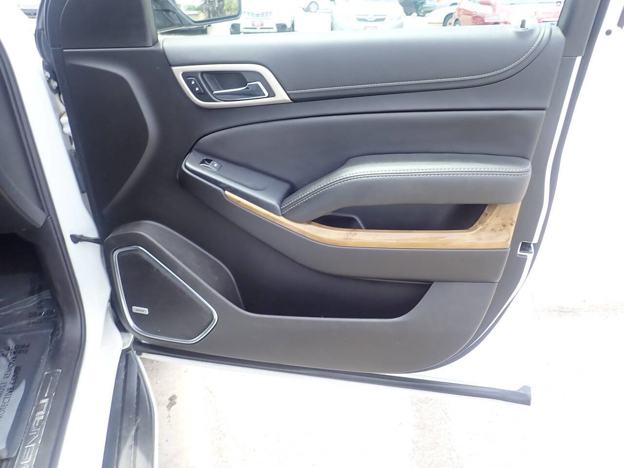 Used 2017 GMC Yukon XL Denali w/ Open Road Package image 34