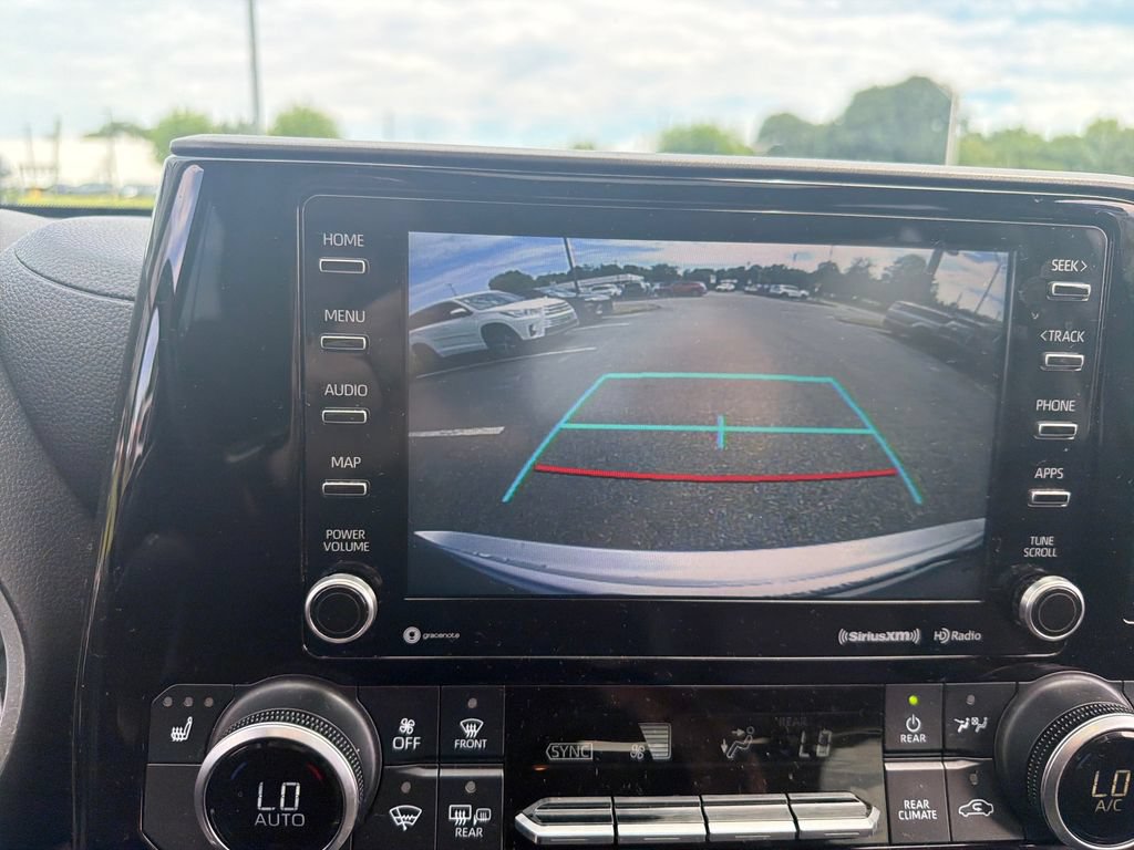 Used 2020 Toyota Highlander XLE AWD/4WD image 20