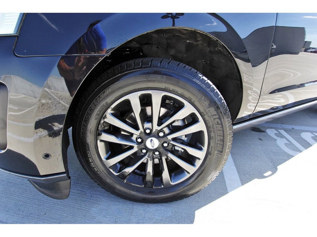 Used 2019 Ford Expedition Limited w/ Equipment Group 301A RWD image 31