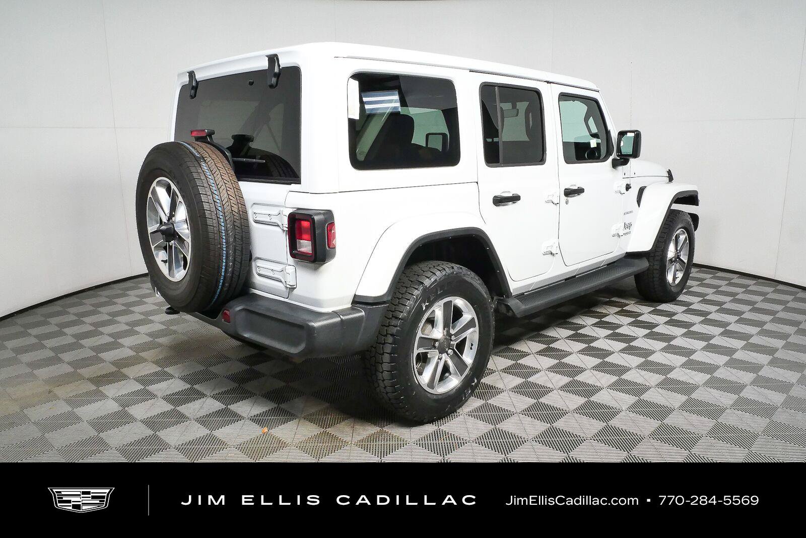 Used 2021 Jeep Wrangler Unlimited Sahara AWD/4WD image 3