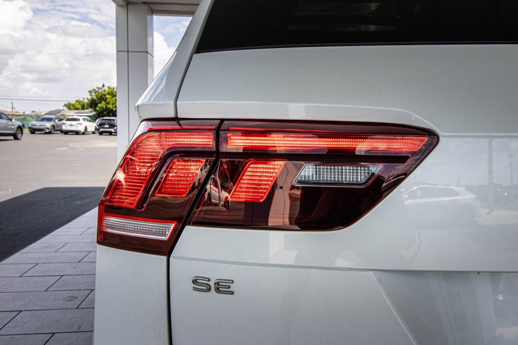 Used 2023 Volkswagen Tiguan SE R-Line image 13