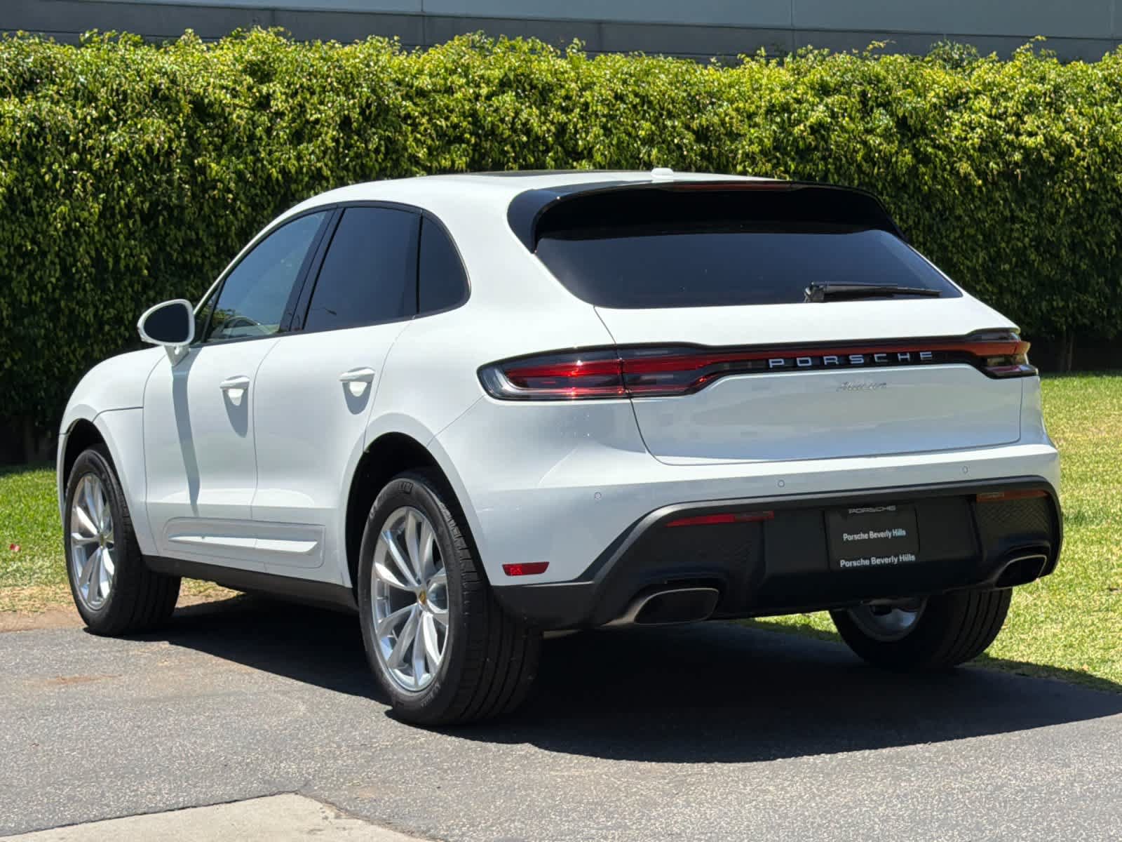 New 2026 Porsche Macan AWD/4WD image 3