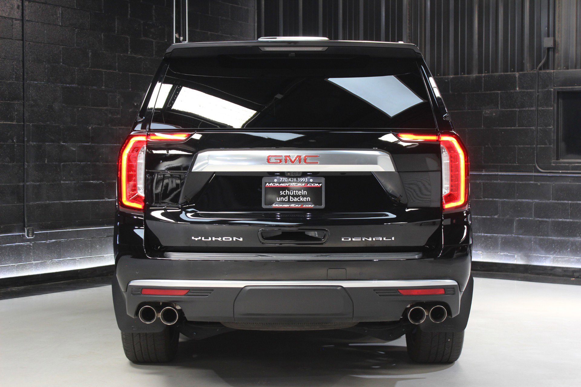 Used 2023 GMC Yukon Denali w/ Advanced Technology Package image 8