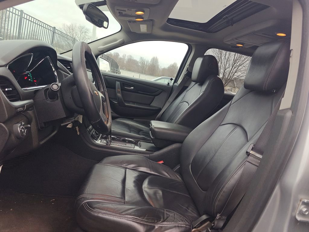 Used 2015 Chevrolet Traverse LT image 7