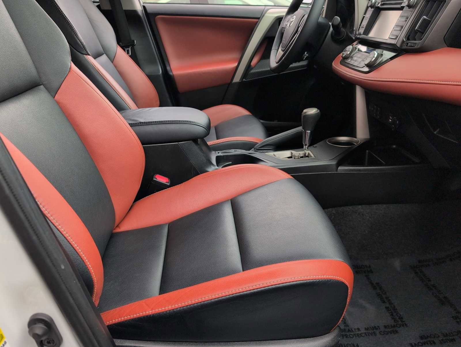 Used 2014 Toyota RAV4 Limited w/ Technology Package image 21