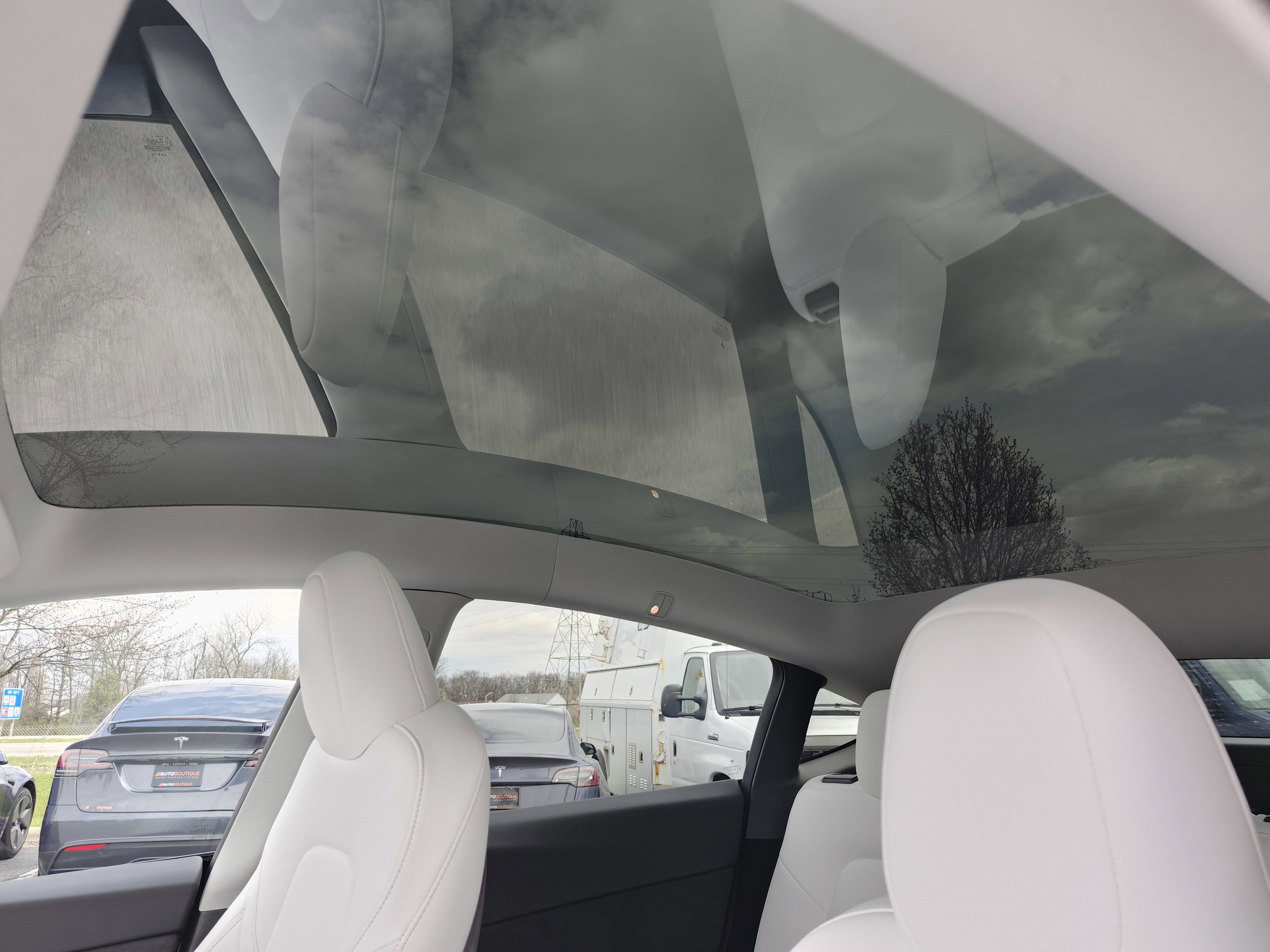 Used 2024 Tesla Model Y Long Range image 2