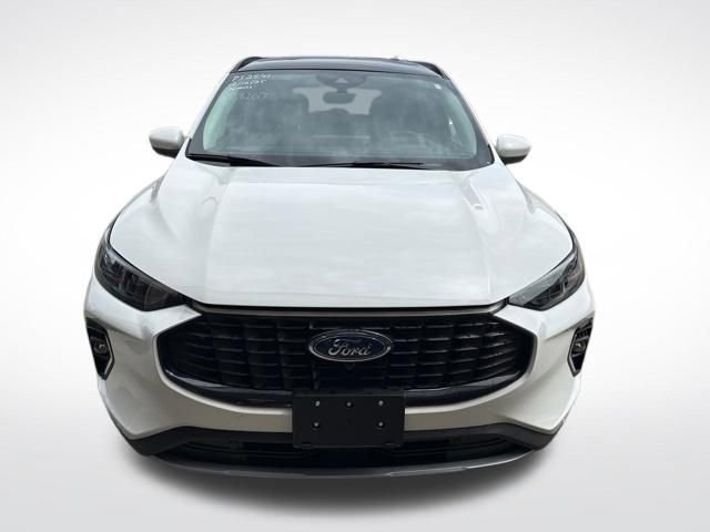 Used 2023 Ford Escape Platinum w/ Premium Technology Package AWD/4WD image 8