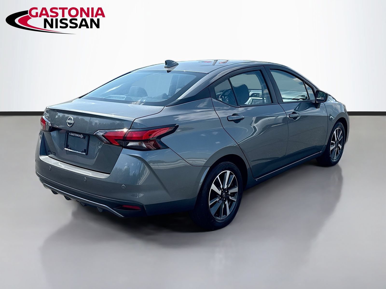 Used 2025 Nissan Versa SV FWD image 9